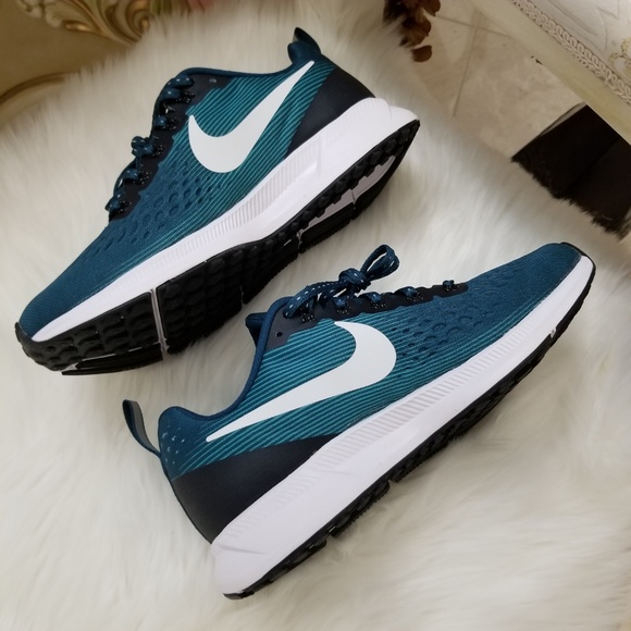 Nike ID Zoom Pegasus 34 Shield Custom Shoes - Picture 5 of 8